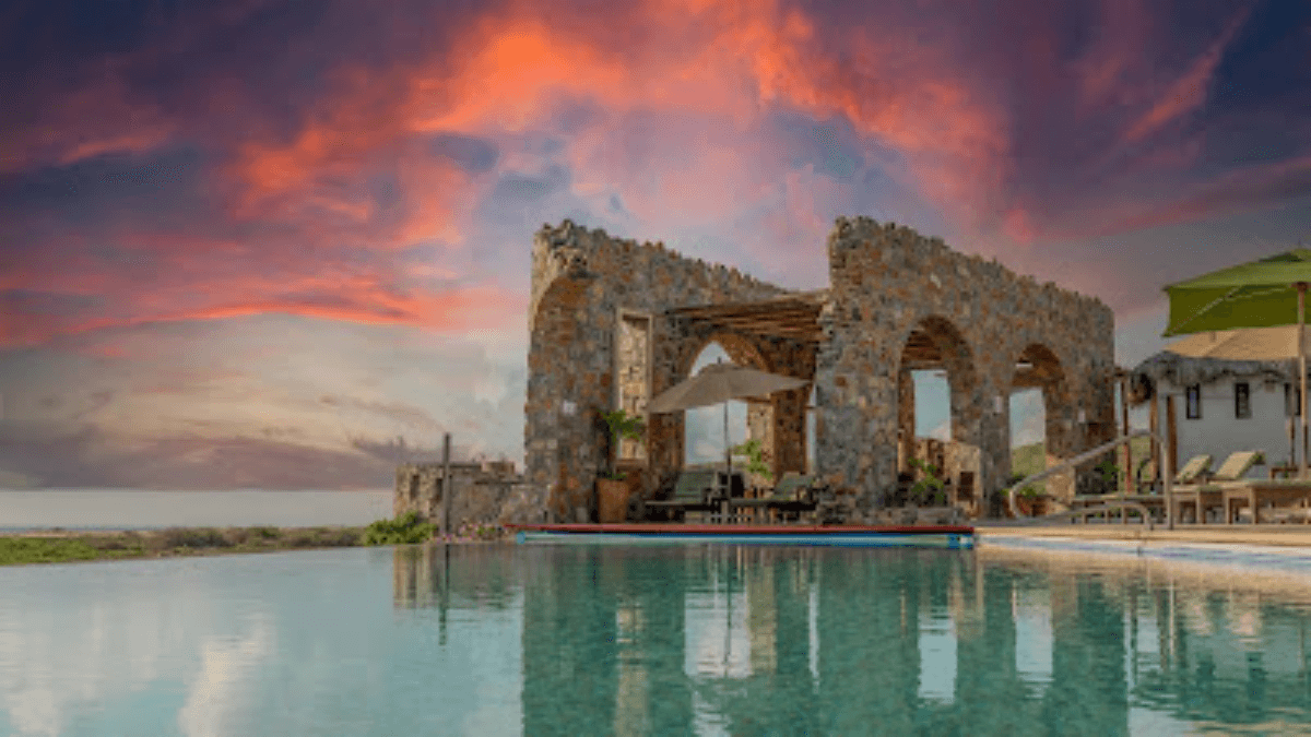 El Faro Beach Club & Spa